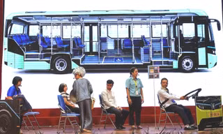 Xây dựng hình ảnh thân thiện cho nhân viên xe buýt Thủ đô