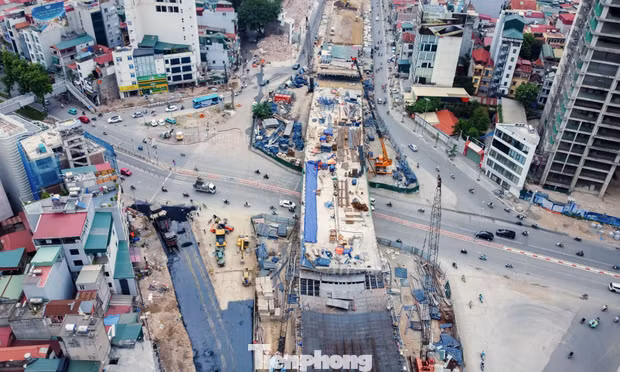 Hiện hình hài hai cầu vượt trên đường Vành đai 1 Hà Nội