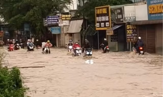 Đồng Nai: Mưa từ sáng đến tối, nhiều khu vực bị ngập sâu 