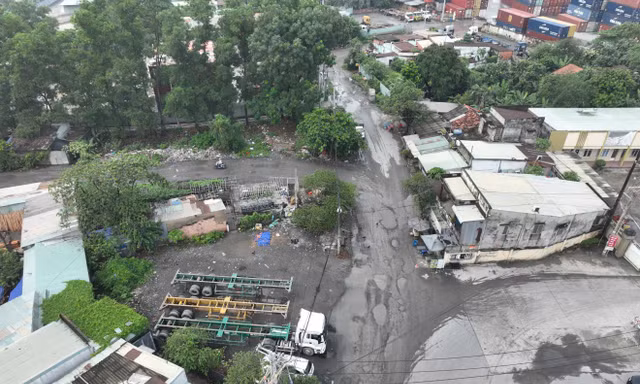 Nhiều hộ dân 'sống trong sợ hãi' ở khu cảng Đồng Nai 