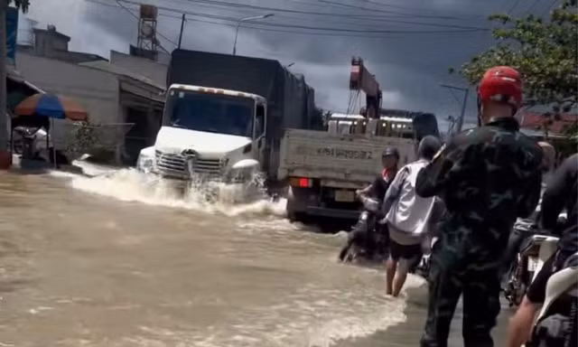 Nước ngập chưa kịp rút, mưa lớn đã trở lại Đồng Nai