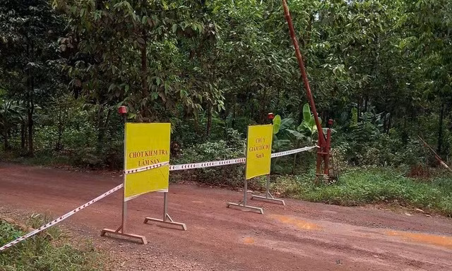 Mưa lũ làm tê liệt đường từ Bình Phước về trung tâm TP Đồng Nai 
