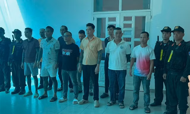 Công an Đồng Nai bắt khẩn cấp 11 đối tượng nhóm biệt danh 'Cọp Đen' 