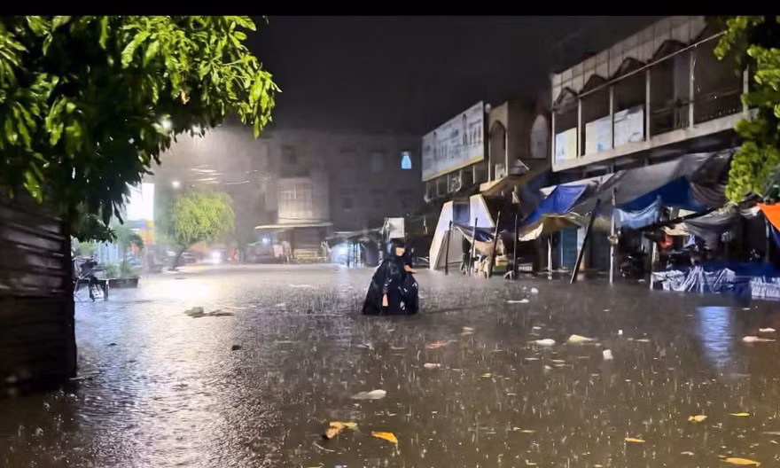 Mưa lớn mở rộng ở miền Trung, Nam Bộ
