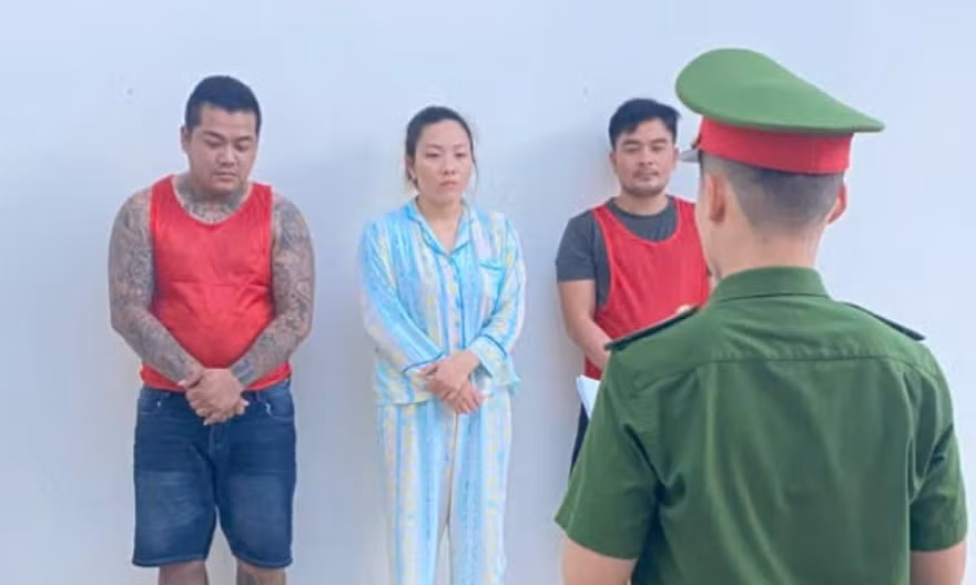 Cảnh sát giải cứu 8 bé gái trong đường dây mua bán, dụ dỗ làm nhân viên karaoke