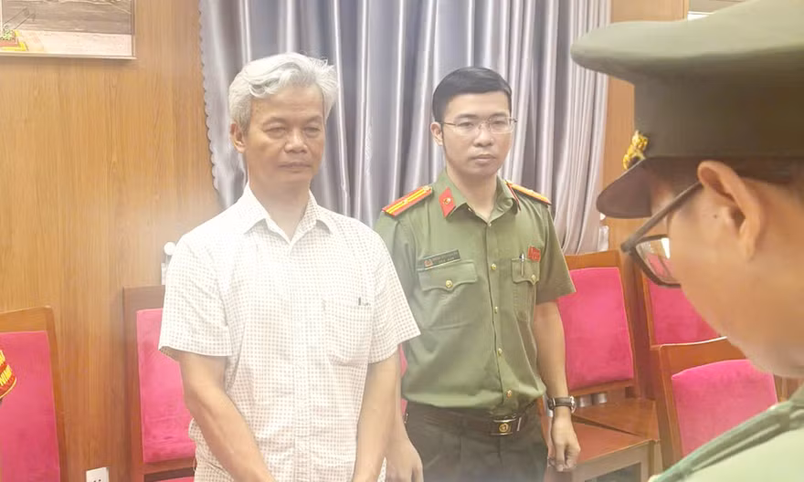 Khởi tố giám đốc trung tâm tiếng Anh vì 'thổi phồng' chương trình học
