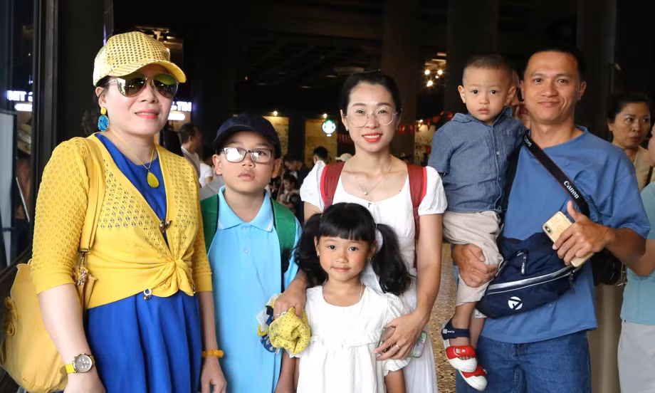 Những vị khách 'xông đất' thành phố Quảng Ninh