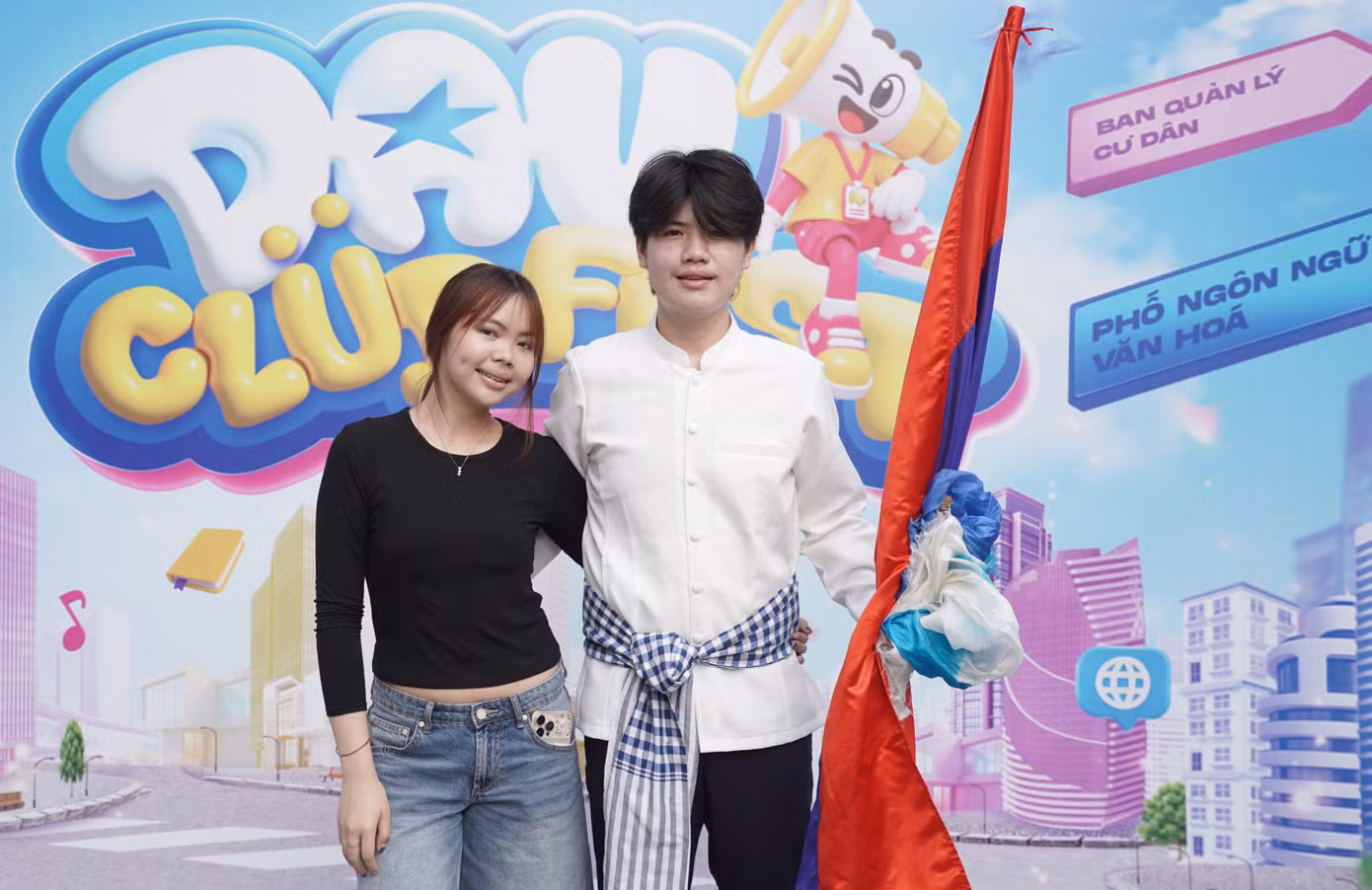 anh-8-alan-ben-phai-sinh-vien-trao-doi-den-tu-lao-nganh-quan-he-quoc-te-k53-cho-rang-dav-club-fest-2026-la-co-hoi-de-sinh-vien-tham-gia-cac-hoat-dong-trai-nghiem-van-hoa-kham-pha-moi-truong-da-dang-va-hoc-h.jpg