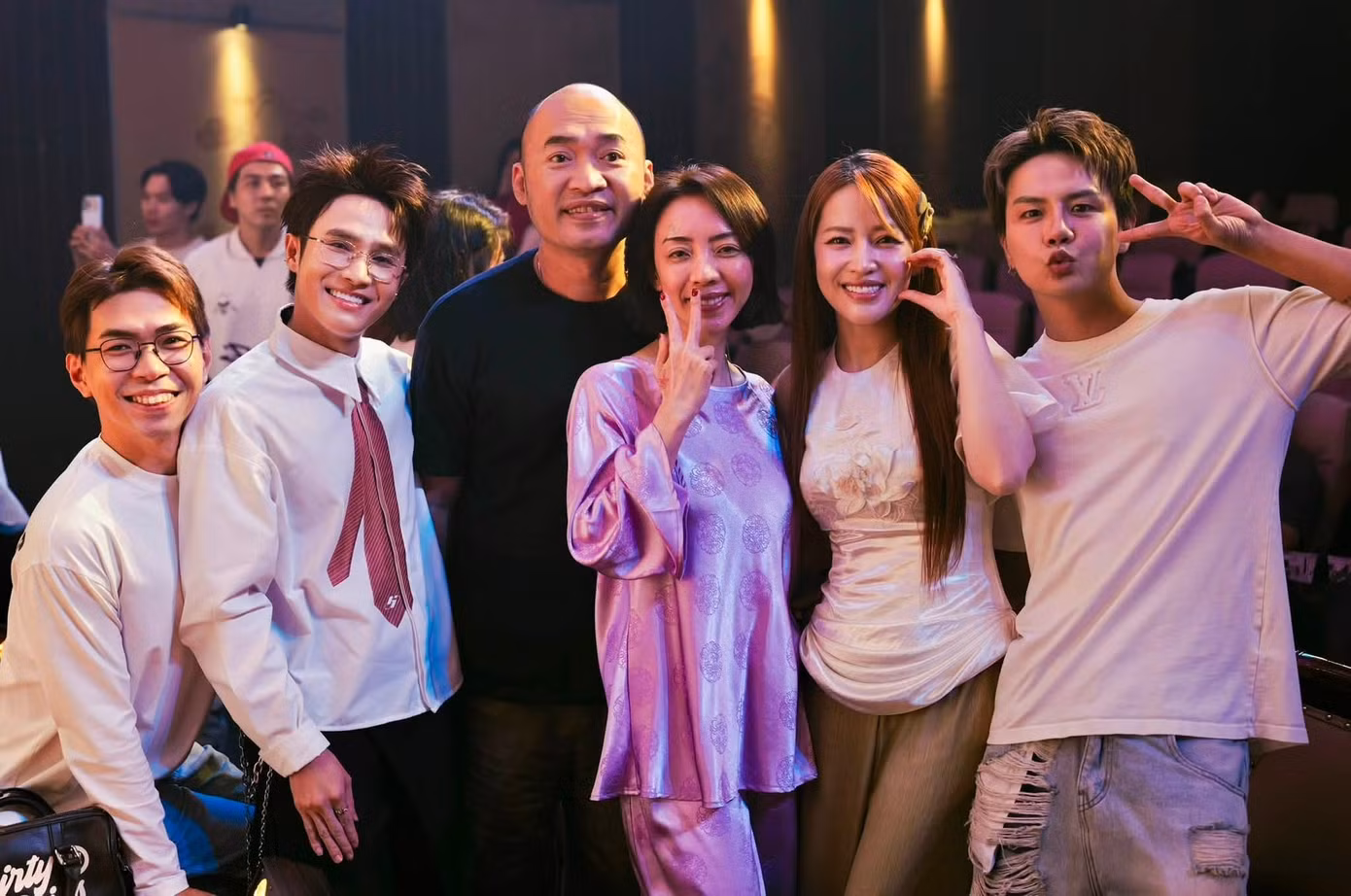 co-the-la-hinh-anh-ve-mot-hoac-nhieu-nguoi-va-van-ban-cho-biet-v-rty.jpg