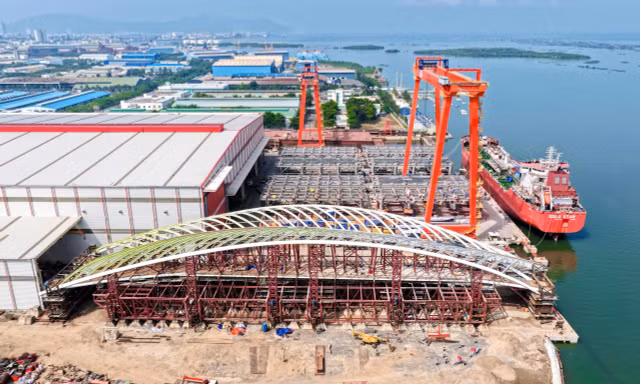 Cầu đi bộ gần 1.000 tỷ đồng qua sông Sài Gòn dự kiến hợp long ngày 21/10