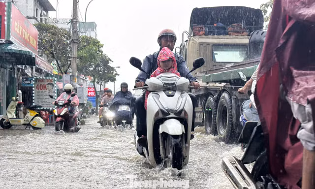 TPHCM và Nam bộ mưa dông, có nơi mưa to