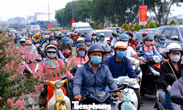 Thi công metro số 2, TPHCM đảo lộn lộ trình nhiều tuyến huyết mạch