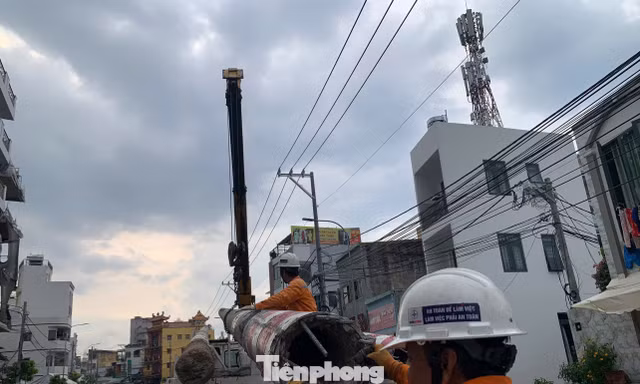 Di dời loạt trụ điện, đường nội đô TPHCM thêm rộng rãi, thông thoáng
