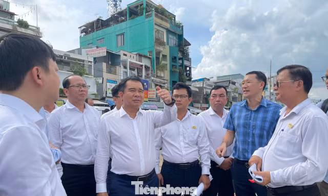 Kiểm tra dự án rạch Xuyên Tâm, Chủ tịch TPHCM yêu cầu hoàn thành trong năm 2027