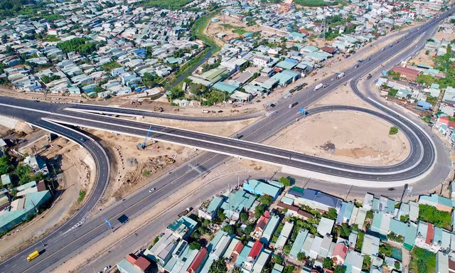 TPHCM đề xuất nghiên cứu thêm hai tuyến vành đai dài hàng trăm km