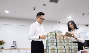 Lãi suất thỏa thuận vượt 9%/năm: Cuộc đua 'nóng' đến bao giờ?