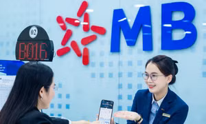 Lương thưởng cao vút của ngân hàng 