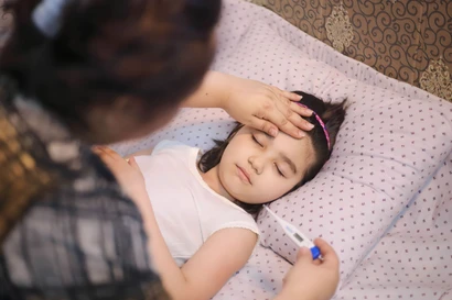 Đang khỏe mạnh bỗng nguy kịch sau 24 giờ vì sốt cao, có phải “sốt nhiễm khuẩn”?