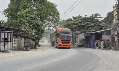 Khu dân cư ở Lào Cai quanh năm bị 'tra tấn' bởi bụi trắng mù mịt 