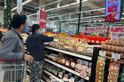 Giá trứng tăng mạnh, thịt heo... 'nhấp nhổm'