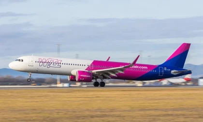 Tiêm kích Israel áp sát, hộ tống khẩn cấp một máy bay chở khách 