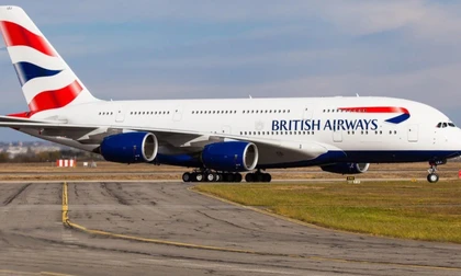 Nam tiếp viên hàng không bị bắt ngay khi máy bay hạ cánh