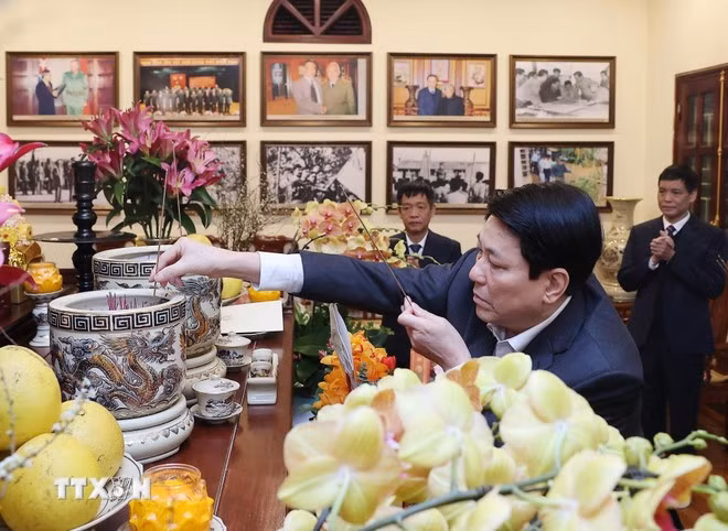 3010-chu-tich-nuoc-tuong-nho-nguyen-lanh-dao-dang-nha-nuoc-3.jpg