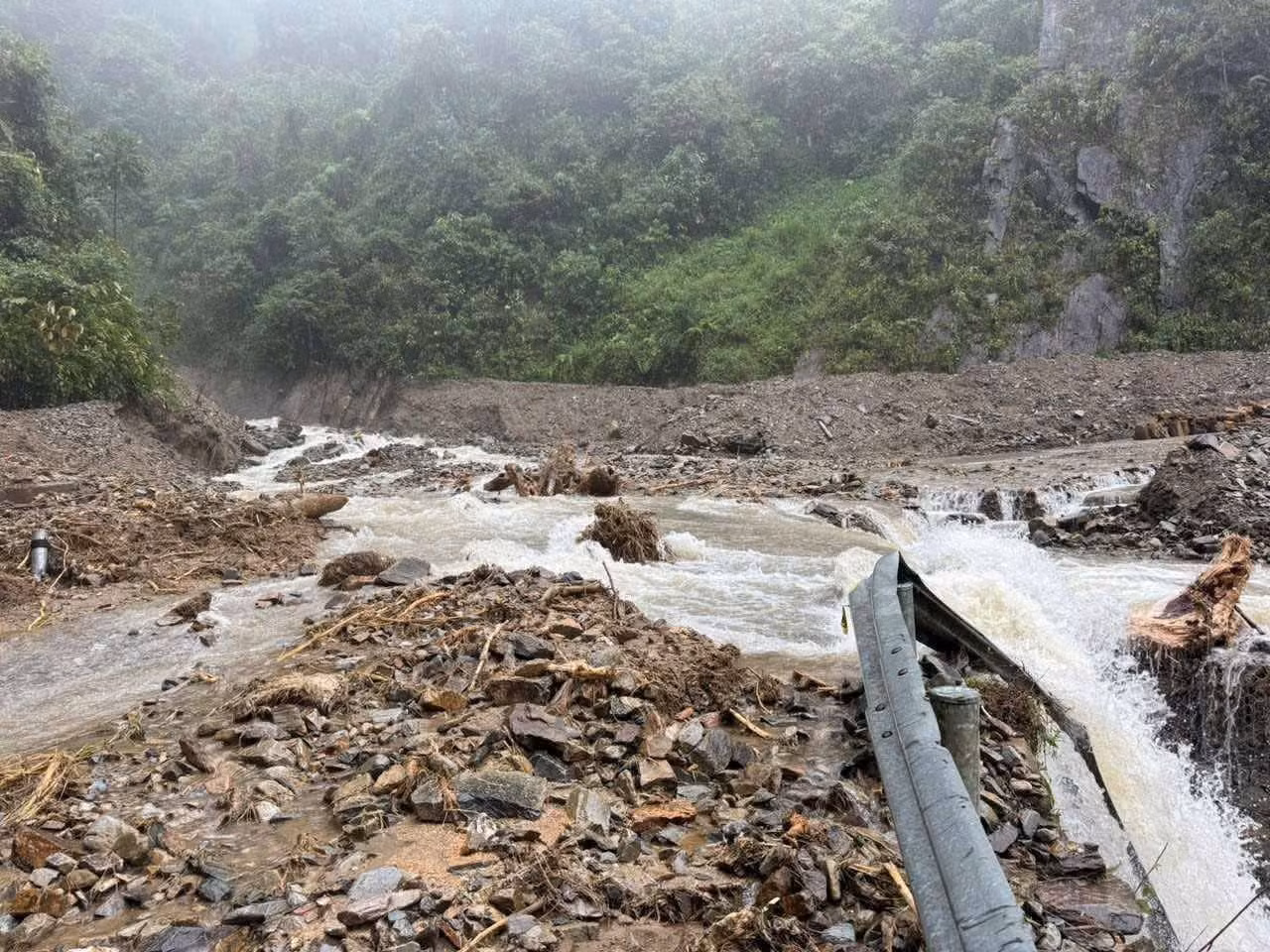 hau-qua-bao-so-10-2.jpg