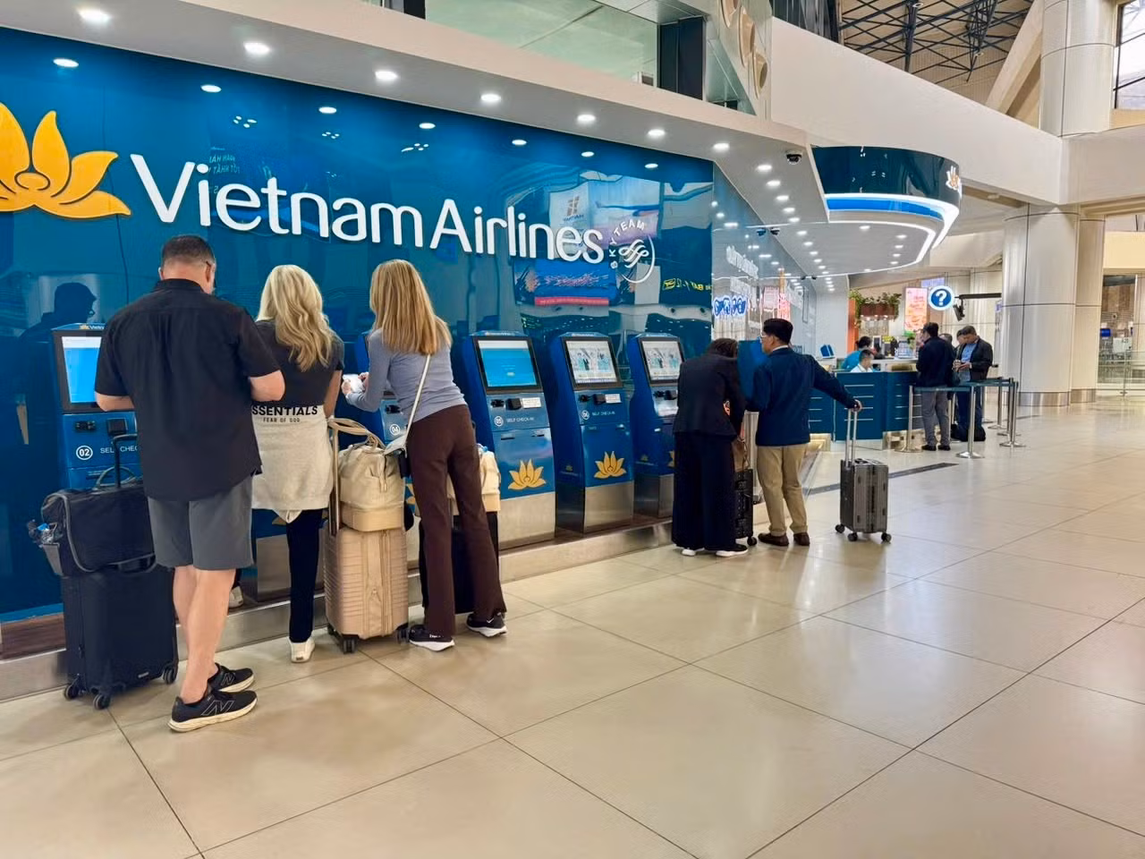 trien-khai-vneid-va-kiosks-se-giup-giam-tai-thu-tuc-nhu-the-nao-cho-hanh-khach-so-voi-truoc-day-3.jpg