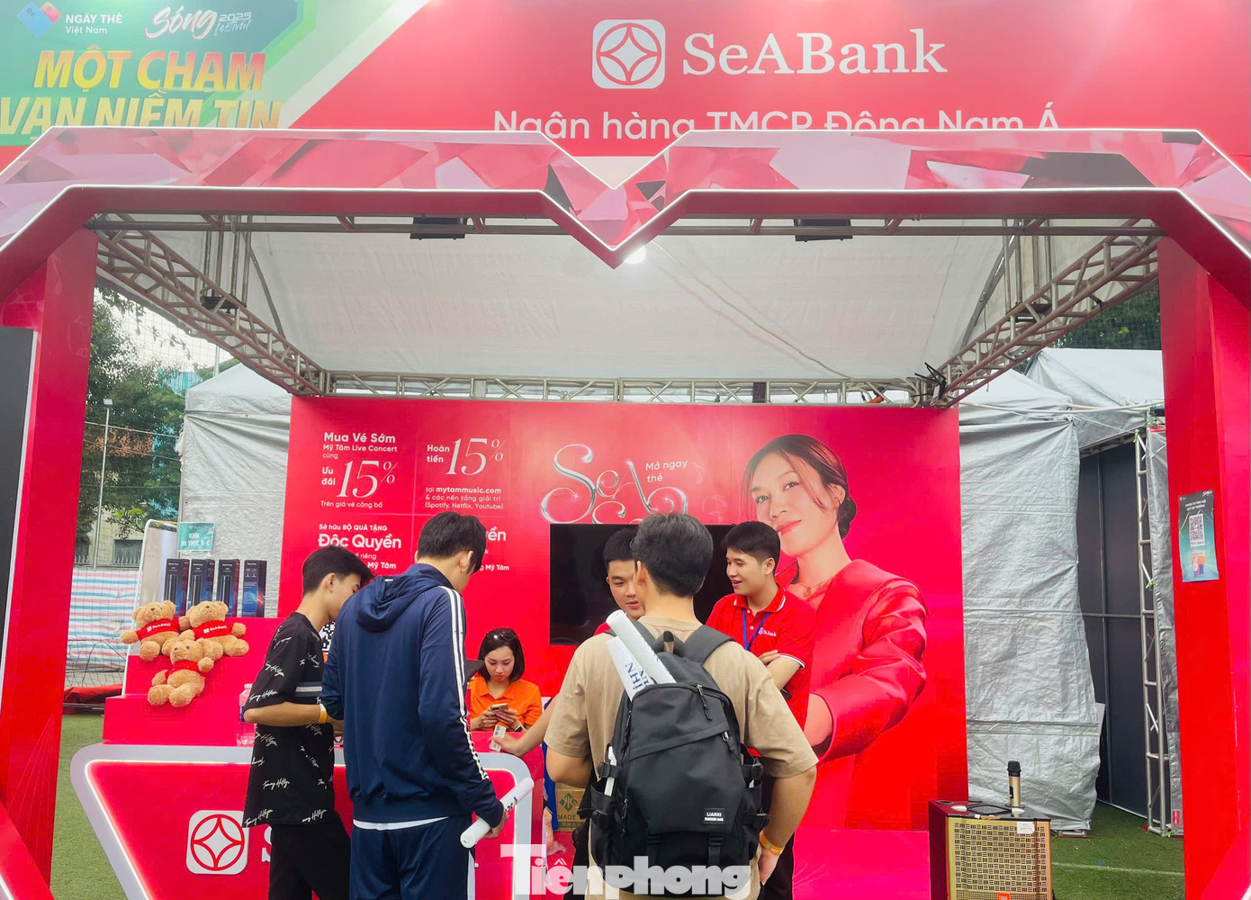 tp-gian-hang-cua-sea-bank-va-pvcombank-10.jpg