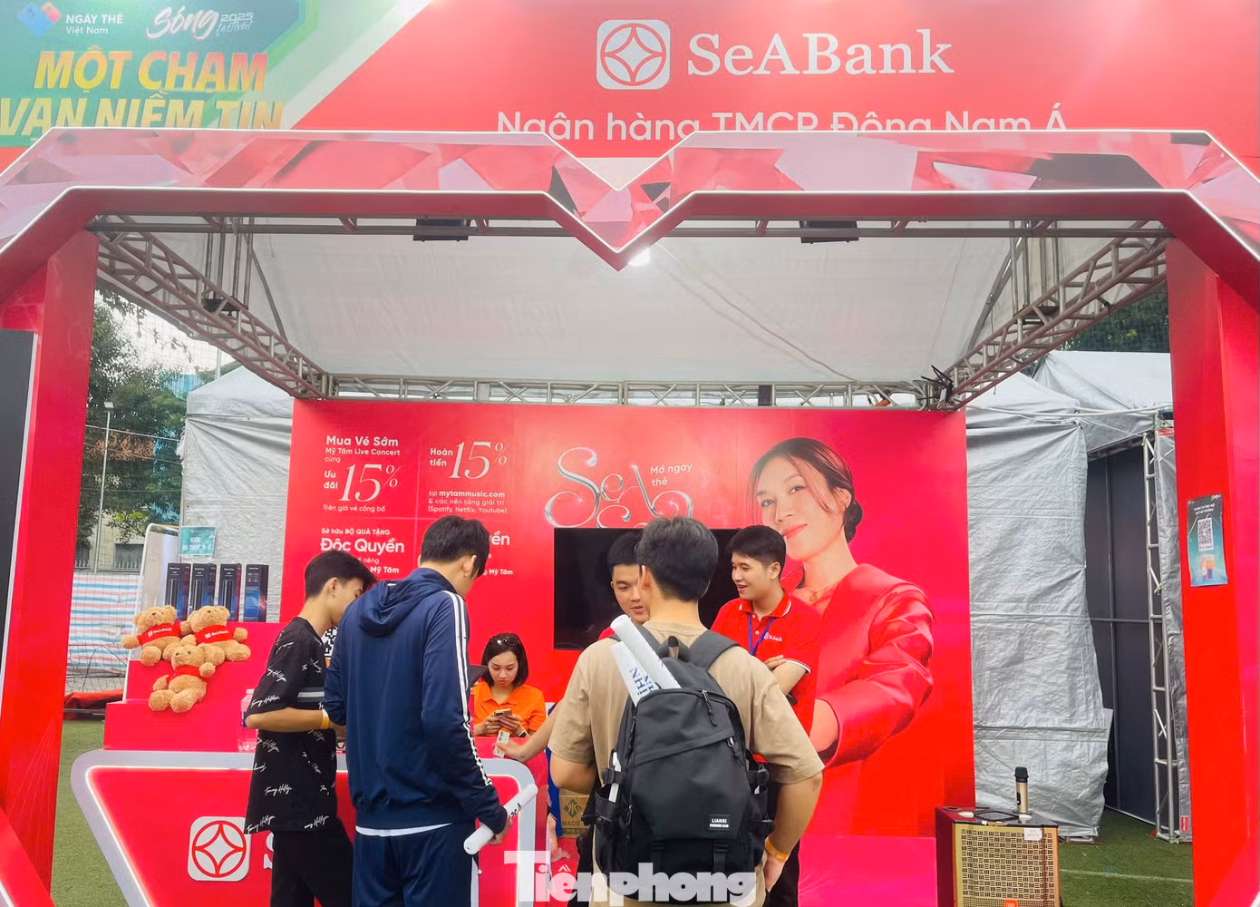 tp-gian-hang-cua-sea-bank-va-pvcombank-10.jpg