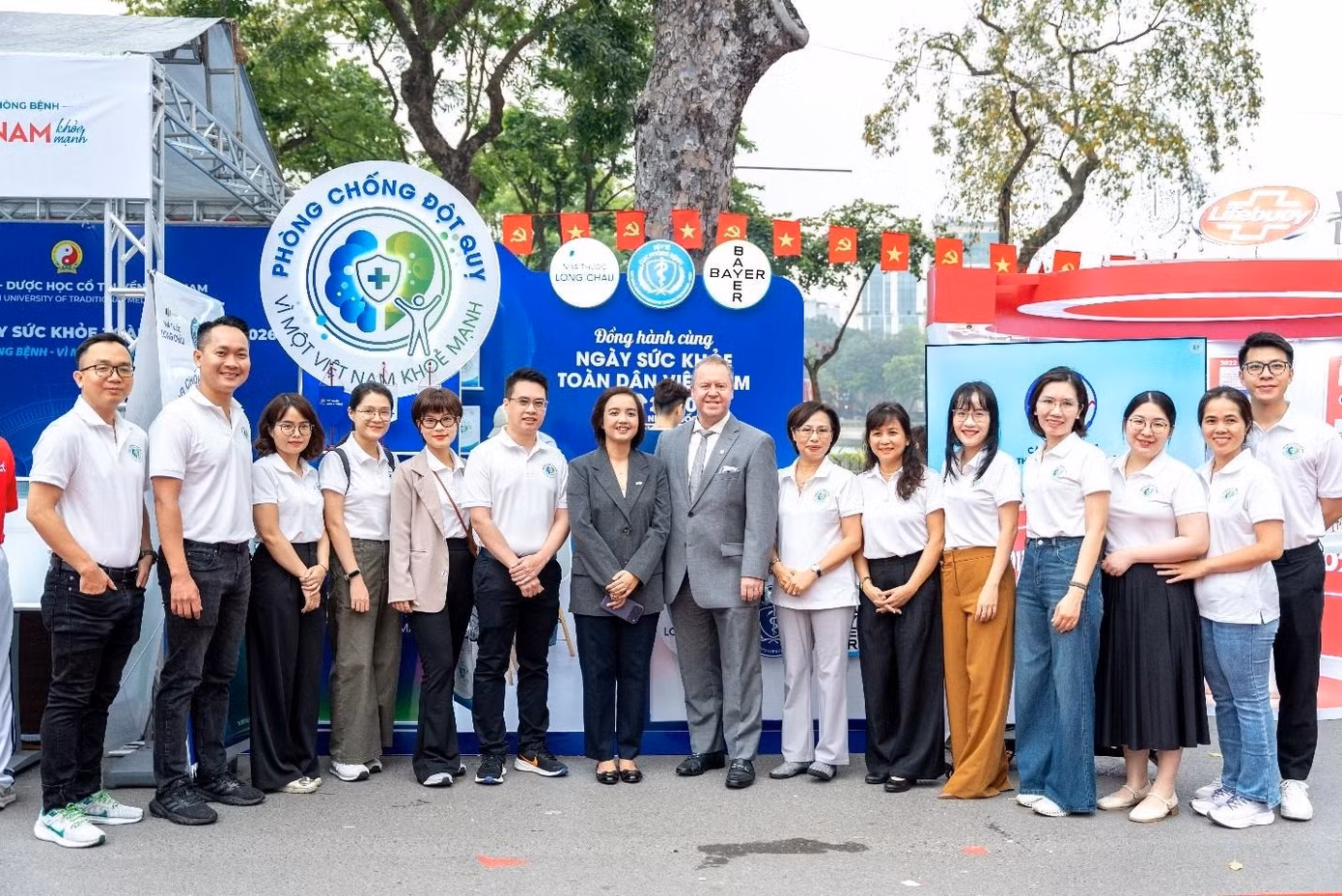 Các hoạt động Bayer và Long Châu tại sự kiện này nằm trong khuôn khổ chương trình “Tăng cường dự phòng, phát hiện sớm và quản lý nguy cơ đột quỵ tại Việt Nam” giai đoạn 2026 – 2030.