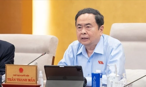 Chủ tịch Quốc hội: Tránh tình trạng công khai trên giấy nhưng người dân vẫn khó tiếp cận thông tin