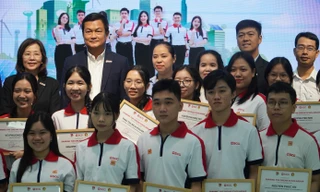 Chi tiết về cách thức chuẩn bị hồ sơ, thời hạn nộp hồ sơ hoặc giới thiệu hoàn cảnh khó khăn sinh viên tham khảo thông tin qua website: https://hocbong.sac.vn/.