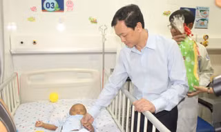 Diễn biến mới về sức khỏe bé trai 2 tuổi bị mẹ và nhân tình bạo hành ở TPHCM