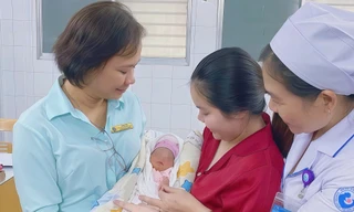 Kỳ tích cứu sống 1 trong 2 bé song thai từ thụ tinh ống nghiệm