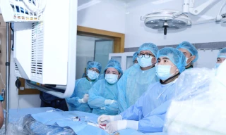 Ho ra máu 'sét đánh' người đàn ông suýt tử vong