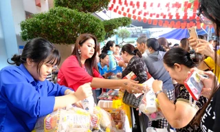 Những phiên chợ Tết '0 đồng' ấm áp trong bệnh viện