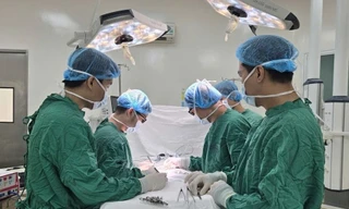 Cứu sống 2 mẹ con du khách Nga chấn thương sọ não nguy kịch