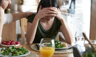 Vì sao ăn ít vẫn bị đầy hơi, chướng bụng dịp Tết