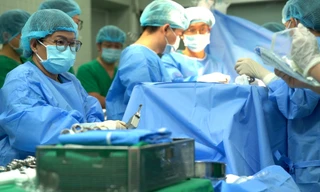 Bệnh viện đầu tiên tại Việt Nam đưa robot khử khuẩn vào phòng mổ