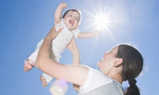 Người Việt thiếu nghiêm trọng vitamin D vì tránh nắng quá kỹ