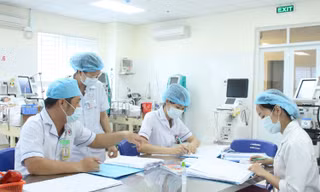 Người bệnh đang mất niềm tin vào y tế truyền thống