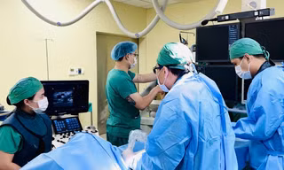 Biến chứng sản khoa hiếm gặp suýt đoạt mạng mẹ con sản phụ