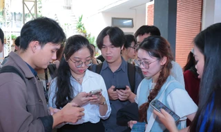 Sinh viên đừng để mình là ‘nô lệ’ của công nghệ