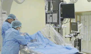 Máu bất ngờ chảy ồ ạt khi ho, biến chứng của loại bệnh truyền nhiễm nguy hiểm