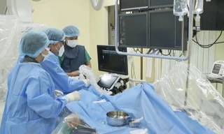 ‘Bỏ đói’ khối u cứu nữ bệnh nhân bị rong kinh, suy kiệt vì mất máu