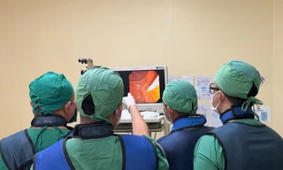  Chủ quan với những cơn đau bụng, người đàn ông mất túi mật