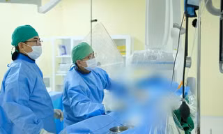 Chạy nước rút cứu bệnh nhân hai lần 'ho ra máu sét đánh'