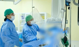 Chạy nước rút cứu bệnh nhân hai lần 'ho ra máu sét đánh'